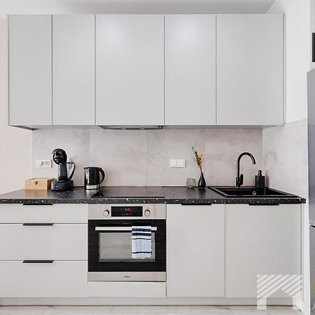 Primo II By Lookap Apartment Lodź Bagian luar foto
